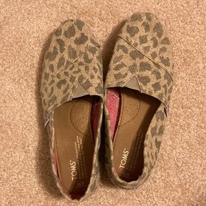 Cheetah print Toms